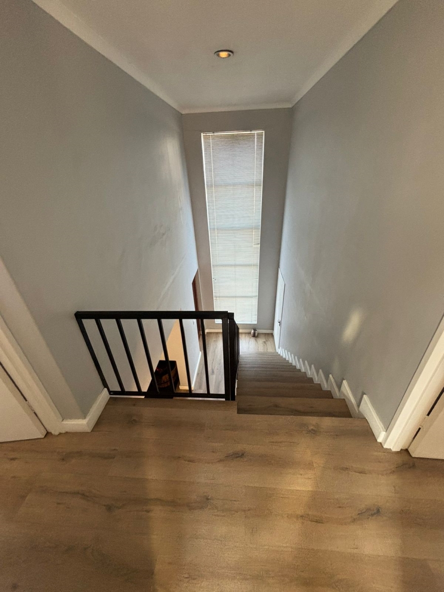2 Bedroom Property for Sale in Uitzicht Western Cape